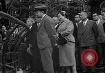 Standbild Kaiser Hirohito visits Tokyo Japan zoo Tokyo Japan, 1950, aus Sekunde 46 historischem Filmmaterial Videoclip 65675056053