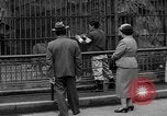 Standbild Kaiser Hirohito visits Tokyo Japan zoo Tokyo Japan, 1950, aus Sekunde 49 historischem Filmmaterial Videoclip 65675056053