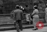 Standbild Kaiser Hirohito visits Tokyo Japan zoo Tokyo Japan, 1950, aus Sekunde 52 historischem Filmmaterial Videoclip 65675056053