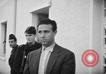 Standbild FLN Gefangenen Algerien, 1956, aus Sekunde 7 historischem Filmmaterial Videoclip 65675056055