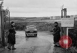 Immagine di FLN detenuti Algeria, 1956, secondo 16 filmato di repertorio 65675056056