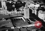 Immagine di Vista di una città Algeria, 1955, secondo 23 filmato di repertorio 65675056059
