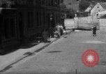 Immagine di Razioni alimentari in Germania dopo la seconda guerra mondiale Wiesbaden Germania, 1946, secondo 8 filmato di repertorio 65675056075