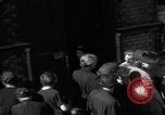Immagine di Razioni alimentari in Germania dopo la seconda guerra mondiale Wiesbaden Germania, 1946, secondo 34 filmato di repertorio 65675056075