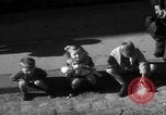 Immagine di Razioni alimentari in Germania dopo la seconda guerra mondiale Wiesbaden Germania, 1946, secondo 54 filmato di repertorio 65675056075