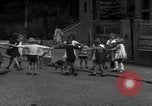 Immagine di Bambini Germania, 1946, secondo 14 filmato di repertorio 65675056078