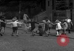 Immagine di Bambini Germania, 1946, secondo 15 filmato di repertorio 65675056078