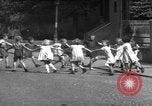 Immagine di Bambini Germania, 1946, secondo 19 filmato di repertorio 65675056078