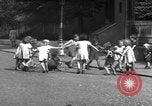 Immagine di Bambini Germania, 1946, secondo 21 filmato di repertorio 65675056078