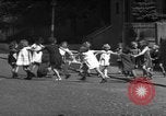 Immagine di Bambini Germania, 1946, secondo 25 filmato di repertorio 65675056078