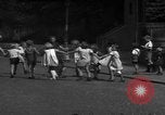 Immagine di Bambini Germania, 1946, secondo 33 filmato di repertorio 65675056078