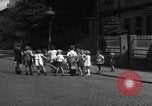Immagine di Bambini Germania, 1946, secondo 36 filmato di repertorio 65675056078