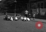 Immagine di Bambini Germania, 1946, secondo 44 filmato di repertorio 65675056078