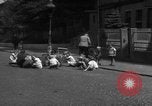 Immagine di Bambini Germania, 1946, secondo 45 filmato di repertorio 65675056078