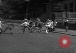 Immagine di Bambini Germania, 1946, secondo 53 filmato di repertorio 65675056078