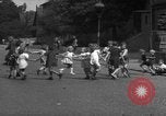 Immagine di Bambini Germania, 1946, secondo 62 filmato di repertorio 65675056078