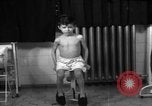 Standbild Kinder mit Haut Infektionen Deutschland, 1946, aus Sekunde 49 historischem Filmmaterial Videoclip 65675056080