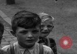 Standbild Black Market Operator Deutschland, 1946, aus Sekunde 9 historischem Filmmaterial Videoclip 65675056081