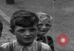 Standbild Black Market Operator Deutschland, 1946, aus Sekunde 10 historischem Filmmaterial Videoclip 65675056081