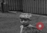 Standbild Black Market Operator Deutschland, 1946, aus Sekunde 16 historischem Filmmaterial Videoclip 65675056081