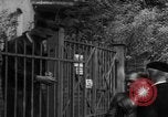 Standbild Black Market Operator Deutschland, 1946, aus Sekunde 61 historischem Filmmaterial Videoclip 65675056081