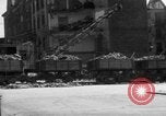 Standbild Bombenschäden und Wiederaufbau in München nach dem Krieg München Deutschland, 1946, aus Sekunde 11 historischem Filmmaterial Videoclip 65675056085