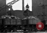 Standbild Bombenschäden und Wiederaufbau in München nach dem Krieg München Deutschland, 1946, aus Sekunde 24 historischem Filmmaterial Videoclip 65675056085