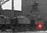 Standbild Bombenschäden und Wiederaufbau in München nach dem Krieg München Deutschland, 1946, aus Sekunde 30 historischem Filmmaterial Videoclip 65675056085