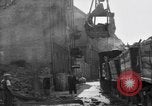 Standbild Bombenschäden und Wiederaufbau in München nach dem Krieg München Deutschland, 1946, aus Sekunde 57 historischem Filmmaterial Videoclip 65675056085