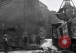 Standbild Bombenschäden und Wiederaufbau in München nach dem Krieg München Deutschland, 1946, aus Sekunde 60 historischem Filmmaterial Videoclip 65675056085