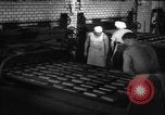 Standbild Bäckerei Mannheim Deutschland, 1946, aus Sekunde 13 historischem Filmmaterial Videoclip 65675056089