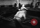 Standbild Bäckerei Mannheim Deutschland, 1946, aus Sekunde 21 historischem Filmmaterial Videoclip 65675056089