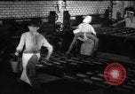 Standbild Bäckerei Mannheim Deutschland, 1946, aus Sekunde 22 historischem Filmmaterial Videoclip 65675056089