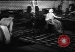 Standbild Bäckerei Mannheim Deutschland, 1946, aus Sekunde 26 historischem Filmmaterial Videoclip 65675056089