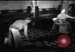 Standbild Bäckerei Mannheim Deutschland, 1946, aus Sekunde 30 historischem Filmmaterial Videoclip 65675056089