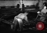 Standbild Bäckerei Mannheim Deutschland, 1946, aus Sekunde 32 historischem Filmmaterial Videoclip 65675056089