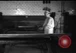 Standbild Bäckerei Mannheim Deutschland, 1946, aus Sekunde 34 historischem Filmmaterial Videoclip 65675056089