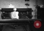 Standbild Bäckerei Mannheim Deutschland, 1946, aus Sekunde 39 historischem Filmmaterial Videoclip 65675056089