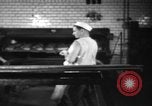 Standbild Bäckerei Mannheim Deutschland, 1946, aus Sekunde 41 historischem Filmmaterial Videoclip 65675056089