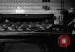 Standbild Bäckerei Mannheim Deutschland, 1946, aus Sekunde 44 historischem Filmmaterial Videoclip 65675056089