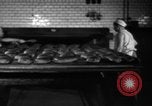 Standbild Bäckerei Mannheim Deutschland, 1946, aus Sekunde 50 historischem Filmmaterial Videoclip 65675056089