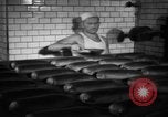 Standbild Bäckerei Mannheim Deutschland, 1946, aus Sekunde 60 historischem Filmmaterial Videoclip 65675056089