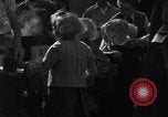 Standbild Schule Kinder Wien Österreich, 1945, aus Sekunde 13 historischem Filmmaterial Videoclip 65675056105