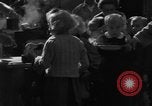 Standbild Schule Kinder Wien Österreich, 1945, aus Sekunde 14 historischem Filmmaterial Videoclip 65675056105
