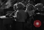 Standbild Schule Kinder Wien Österreich, 1945, aus Sekunde 15 historischem Filmmaterial Videoclip 65675056105
