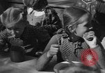 Standbild Schule Kinder Wien Österreich, 1945, aus Sekunde 28 historischem Filmmaterial Videoclip 65675056105