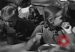 Standbild Schule Kinder Wien Österreich, 1945, aus Sekunde 29 historischem Filmmaterial Videoclip 65675056105