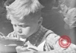 Standbild Schule Kinder Wien Österreich, 1945, aus Sekunde 31 historischem Filmmaterial Videoclip 65675056105
