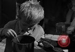 Standbild Schule Kinder Wien Österreich, 1945, aus Sekunde 46 historischem Filmmaterial Videoclip 65675056105