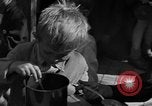 Standbild Schule Kinder Wien Österreich, 1945, aus Sekunde 47 historischem Filmmaterial Videoclip 65675056105